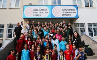 ENGELLİLER HAFTASI KAPSAMINDA KEMAL YURTBİLİR İŞİTME ENGELLİLER ORTAOKULU’NA ANLAMLI ZİYARET